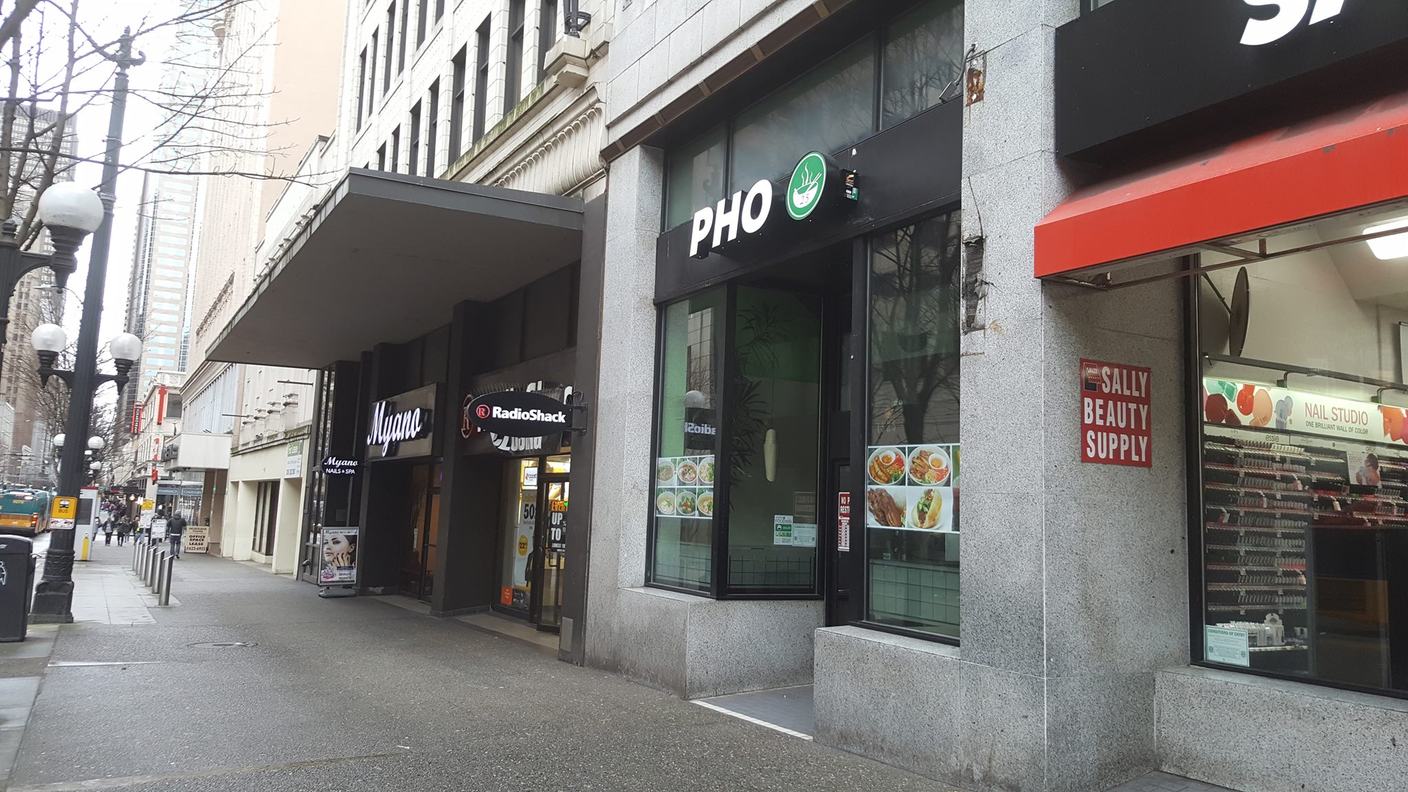 pho 25 vietnamese restaurants store front